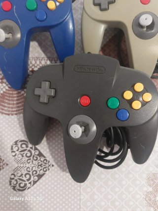 3 controller Nintendo 64 da riparare