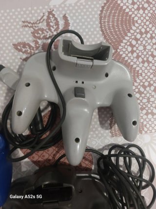 3 controller Nintendo 64 da riparare