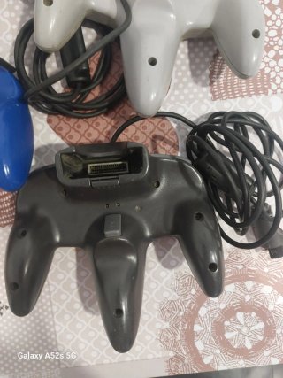 3 controller Nintendo 64 da riparare