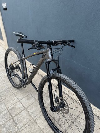 Bicicleta BTT Carbono
