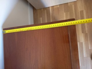 2 mesitas de noche madera resistente. 45€ las dos