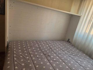 Cama Abatible Gris y Blanca con escritorio