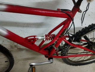 Bicicleta de Montaña Roja y Blanca
