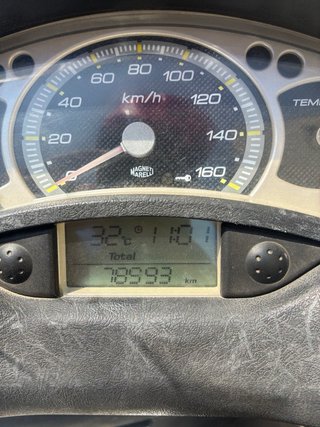 Yamaha X-Max 250 2008 con 78.000km