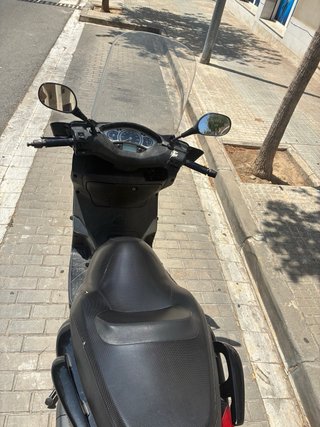 Yamaha X-Max 250 2008 con 78.000km