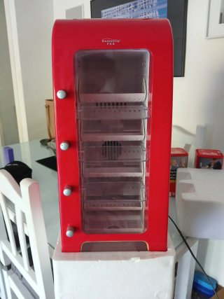 Nevera dispensador de latas