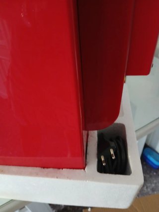 Nevera dispensador de latas