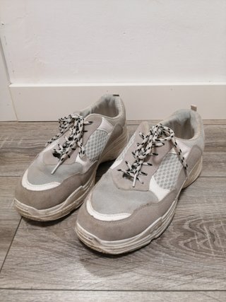 Zapatillas deportivas urbanas blancas y grises 41