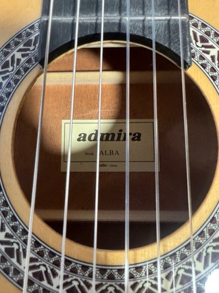 Guitarra Admira Alba