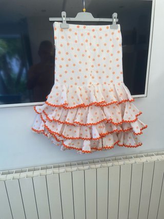 24. Falda flamenca sevillana