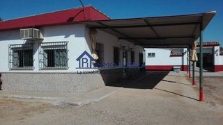 Edificio en venta en Puebla del Río (La)
