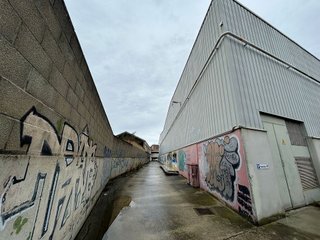Nave industrial en venta en Adurtza - Aretxabaleta en Vitoria-Gasteiz
