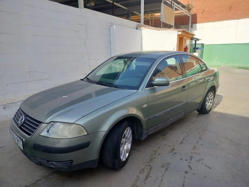 Volkswagen Passat 2002 - foto 1