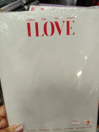 Álbum K-pop I-DLE LOVE Born Ver.