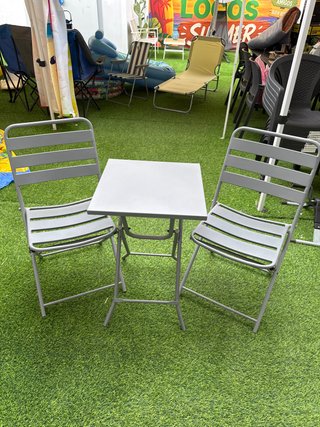 Conjunto terraza mesa y 2 sillas plegables