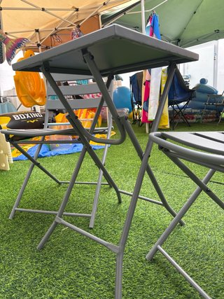 Conjunto terraza mesa y 2 sillas plegables