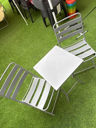 Conjunto terraza mesa y 2 sillas plegables