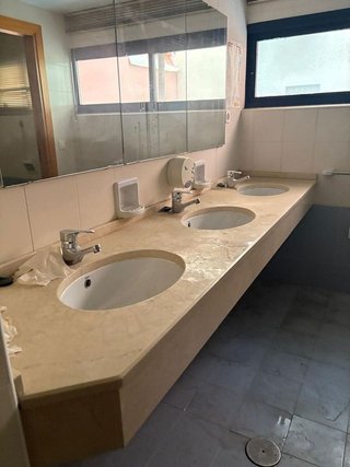 Local comercial en alquiler en El Molinillo - Capuchinos en Málaga