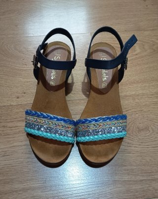 Sandalias cuña azul y plateadas