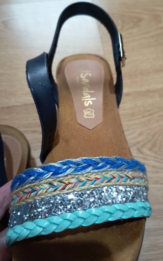 Sandalias cuña azul y plateadas