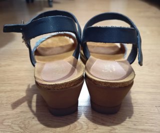 Sandalias cuña azul y plateadas