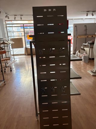 Mobiliario de tienda de ropa