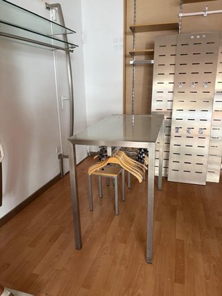 Mobiliario de tienda de ropa