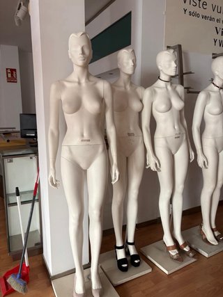Mobiliario de tienda de ropa