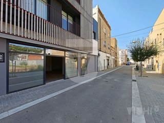 Local comercial en alquiler en Casagemes - Canyadó en Badalona