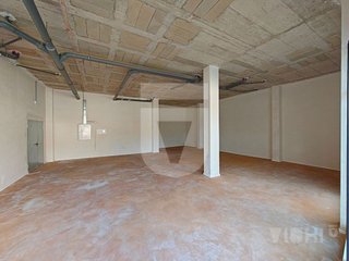Local comercial en alquiler en Casagemes - Canyadó en Badalona