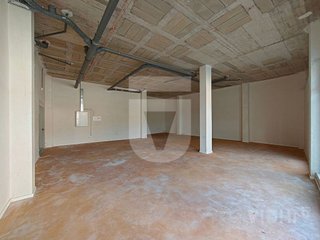 Local comercial en alquiler en Casagemes - Canyadó en Badalona