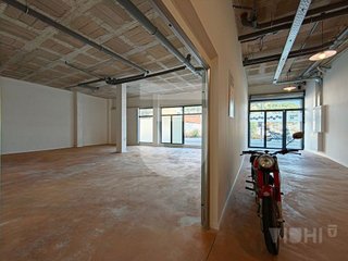 Local comercial en alquiler en Casagemes - Canyadó en Badalona