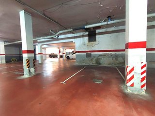 Garaje en venta en Calella