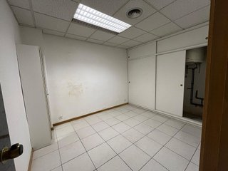 Local comercial en alquiler en Eixample - Sant Oleguer en Sabadell