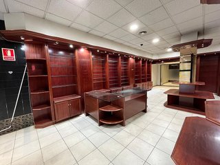 Local comercial en alquiler en Eixample - Sant Oleguer en Sabadell