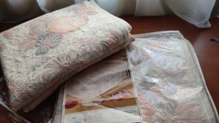 Colchas de cama.,Una a 10 y las 2 a15€