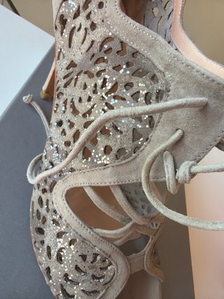 Zapatos Rebeca Sanver Talla 37 1/2 Beige/Plata