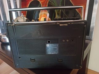 Dos Radios Casetes Toshiba y SANYO.