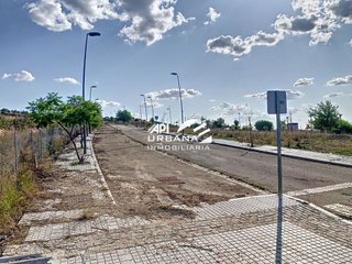 Terreno en venta en Poleares en Lucena