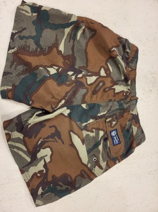 Bañador chico de camuflaje marca superdry