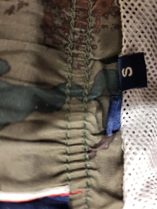 Bañador chico de camuflaje marca superdry