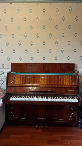 Piano Soviético Años 70 modelo: Аккорд