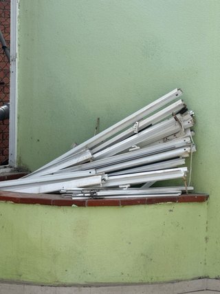 Ventanas fijas de aluminio blanco
