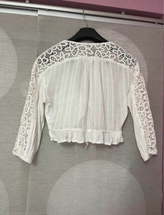 Blusa blanca crop top encaje