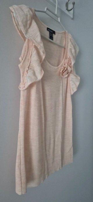 Top Mango Basics rosa empolvado con volantes