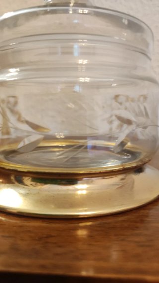 Tarro vintage de cristal,con detalles en oro