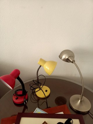 Lámpara flexo antigua (rojo, plata, amarillo)