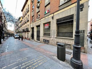 Local comercial en alquiler en Cortes - Huertas en Madrid