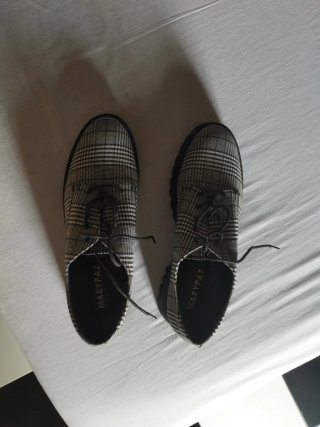 Zapatos talla 40, dos veces usados