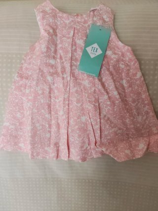 Lote de 3 vestidos talla 6 y 12 meses